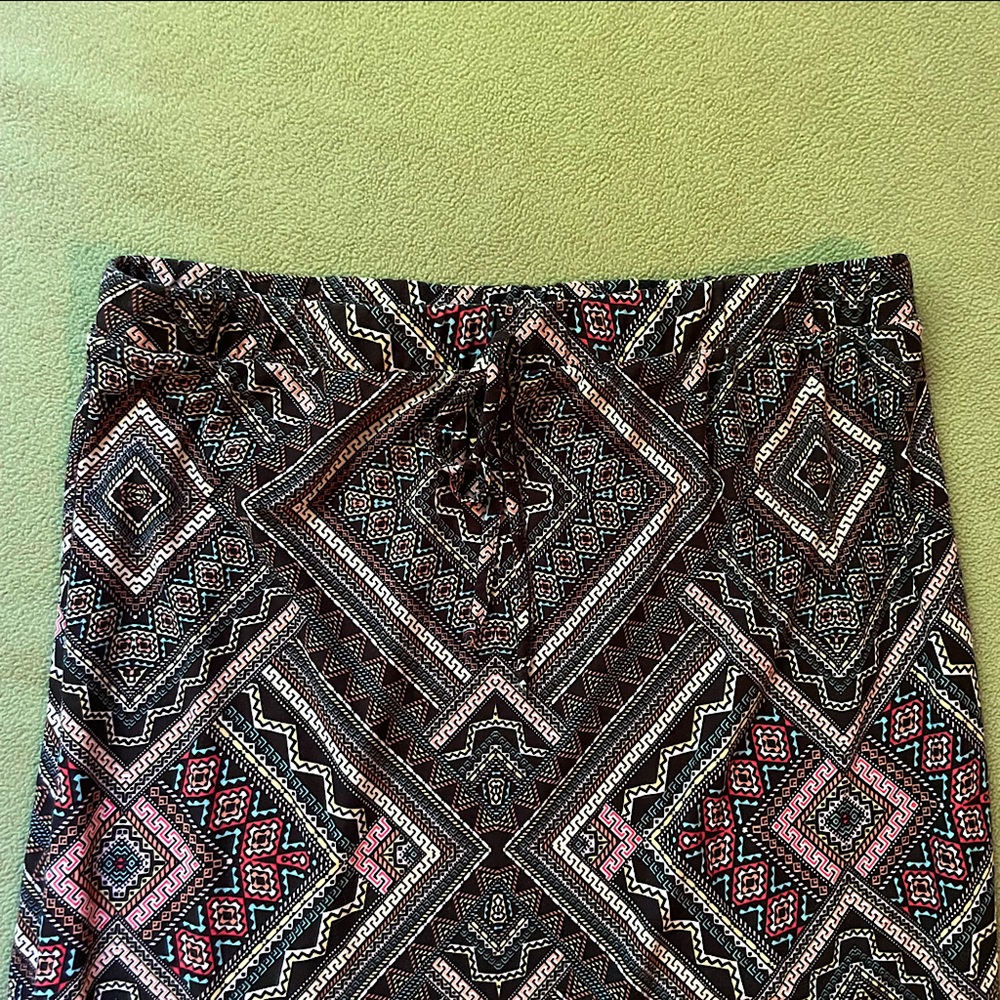 Patterned Maxi skirt - Picture 3 of 6